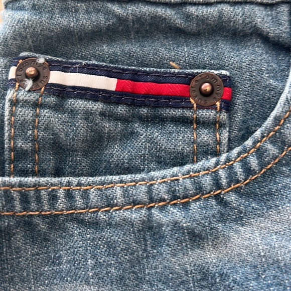 Tommy Hilfiger mini skirt - Picture 4 of 5